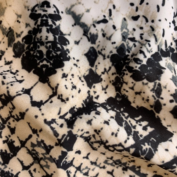 Snakeskin bikini - Picture 5 of 6